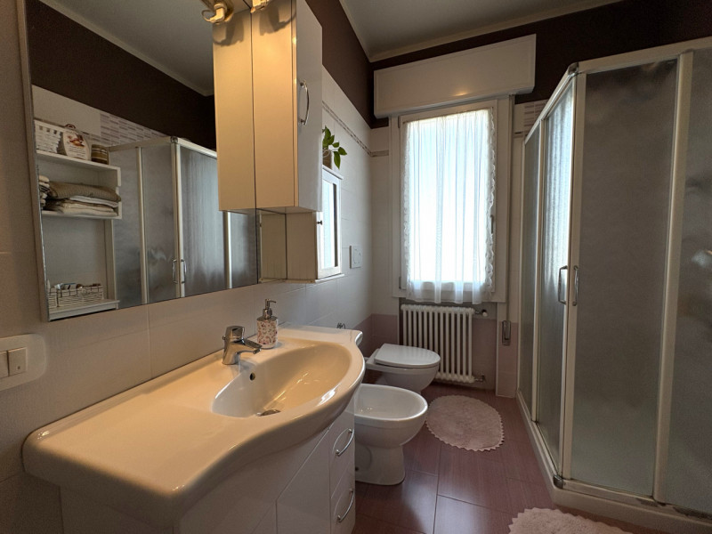 Rif. PSN215
Nel centro di Ponte San Nicolò, proponiamo in vendita un raffinato appartamento indip...