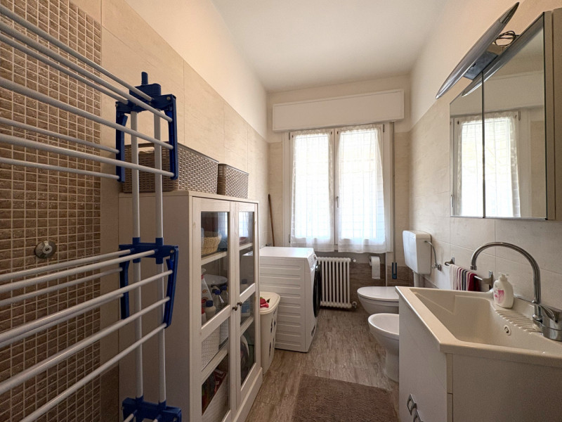 Rif. PSN215
Nel centro di Ponte San Nicolò, proponiamo in vendita un raffinato appartamento indip...