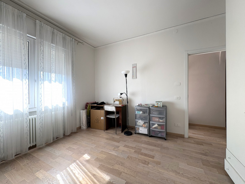 Rif. PSN215
Nel centro di Ponte San Nicolò, proponiamo in vendita un raffinato appartamento indip...