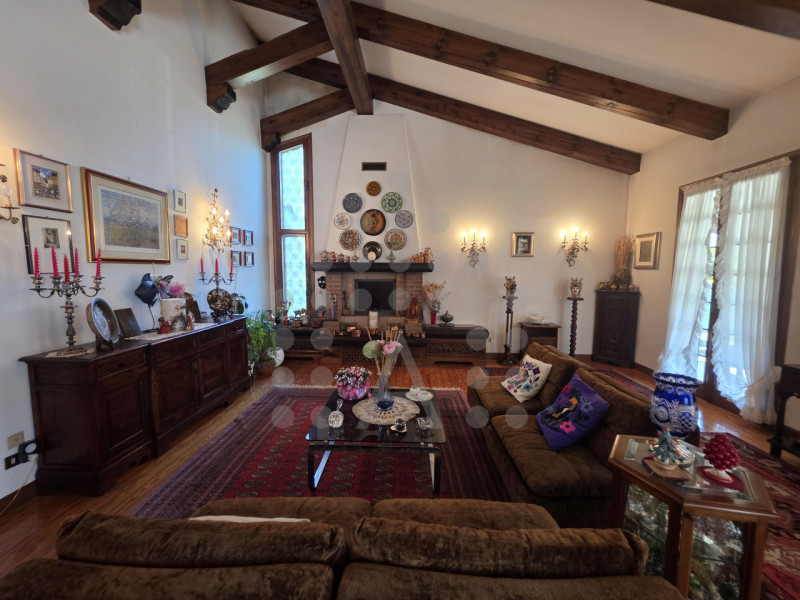 A Tencarola, la villa indipendente con giardino dove dare forma alla casa che hai sempre sognato
...