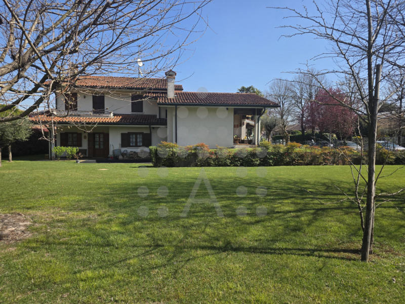 A Tencarola, la villa indipendente con giardino dove dare forma alla casa che hai sempre sognato
...