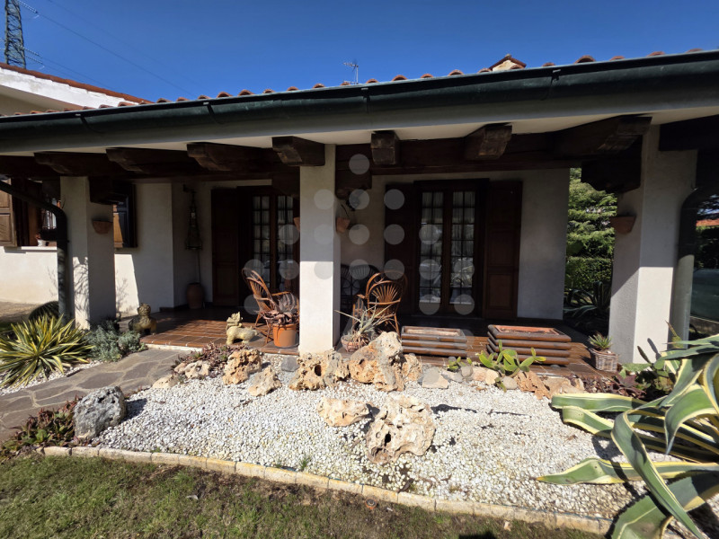 A Tencarola, la villa indipendente con giardino dove dare forma alla casa che hai sempre sognato
...