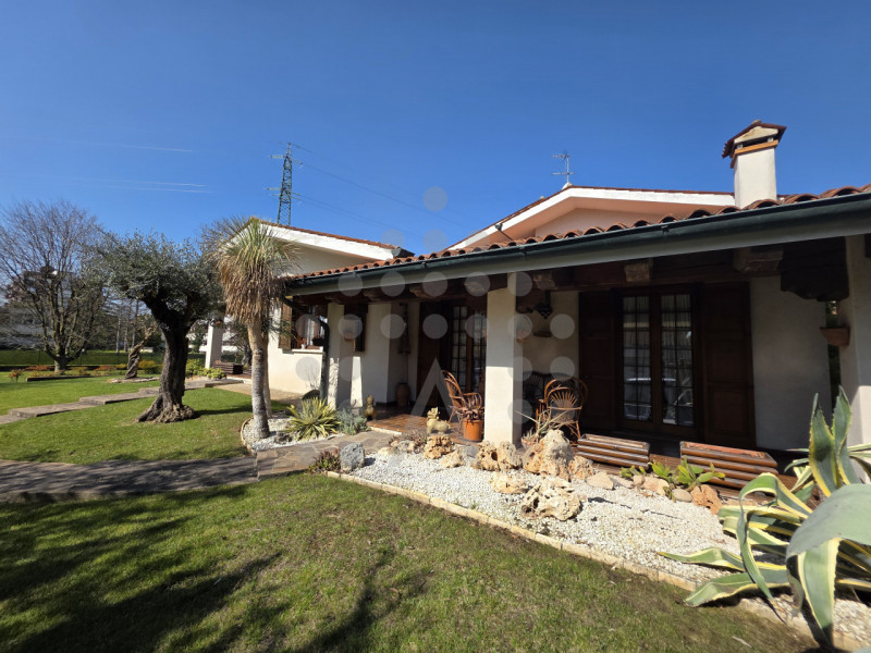 A Tencarola, la villa indipendente con giardino dove dare forma alla casa che hai sempre sognato
...