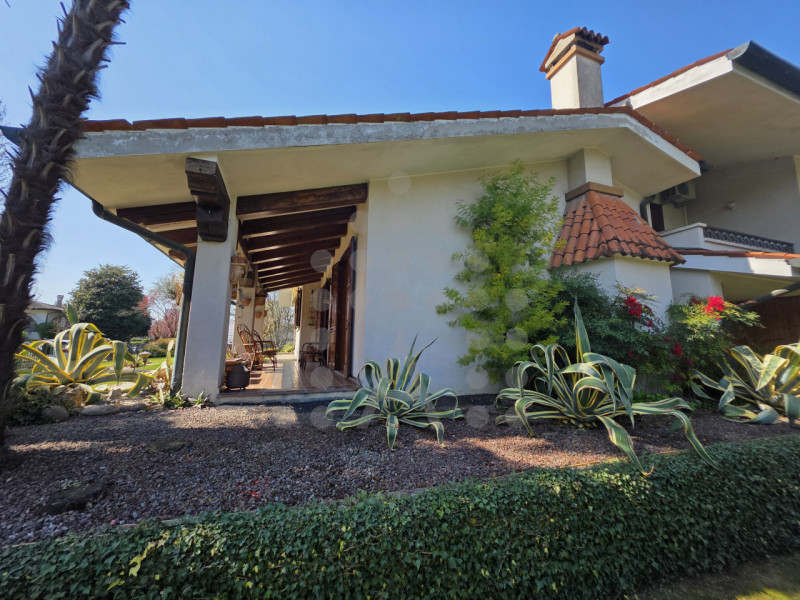 A Tencarola, la villa indipendente con giardino dove dare forma alla casa che hai sempre sognato
...