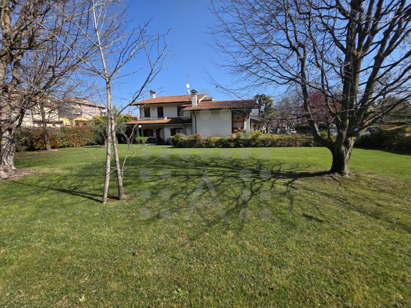 A Tencarola, la villa indipendente con giardino dove dare forma alla casa che hai sempre sognato
...