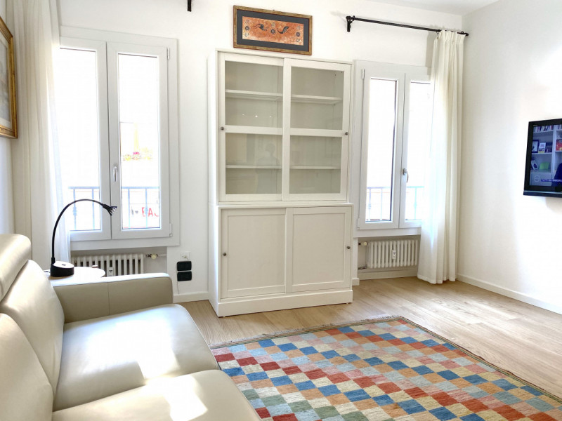 Via San Pietro. Canone 680 euro. Spese condominiali comprensive di riscaldamento, acqua calda e f...