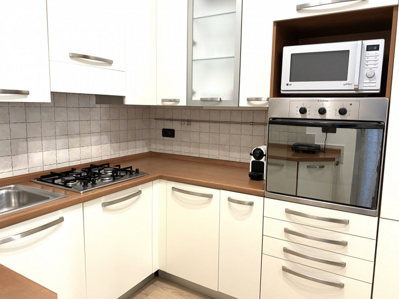 Via San Pietro. Canone 680 euro. Spese condominiali comprensive di riscaldamento, acqua calda e f...