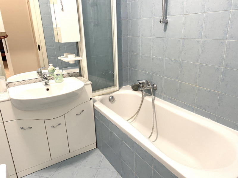 Via San Pietro. Canone 680 euro. Spese condominiali comprensive di riscaldamento, acqua calda e f...