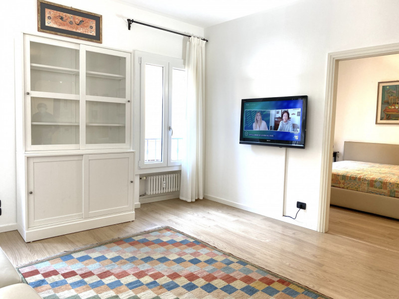 Via San Pietro. Canone 680 euro. Spese condominiali comprensive di riscaldamento, acqua calda e f...