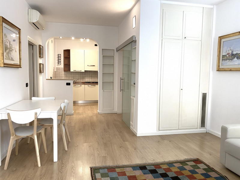Via San Pietro. Canone 680 euro. Spese condominiali comprensive di riscaldamento, acqua calda e f...