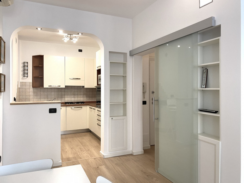 Via San Pietro. Canone 680 euro. Spese condominiali comprensive di riscaldamento, acqua calda e f...