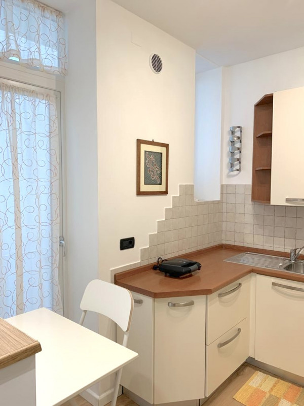 Via San Pietro. Canone 680 euro. Spese condominiali comprensive di riscaldamento, acqua calda e f...
