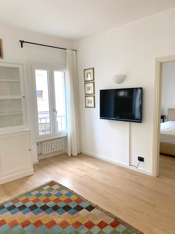 Via San Pietro. Canone 680 euro. Spese condominiali comprensive di riscaldamento, acqua calda e f...