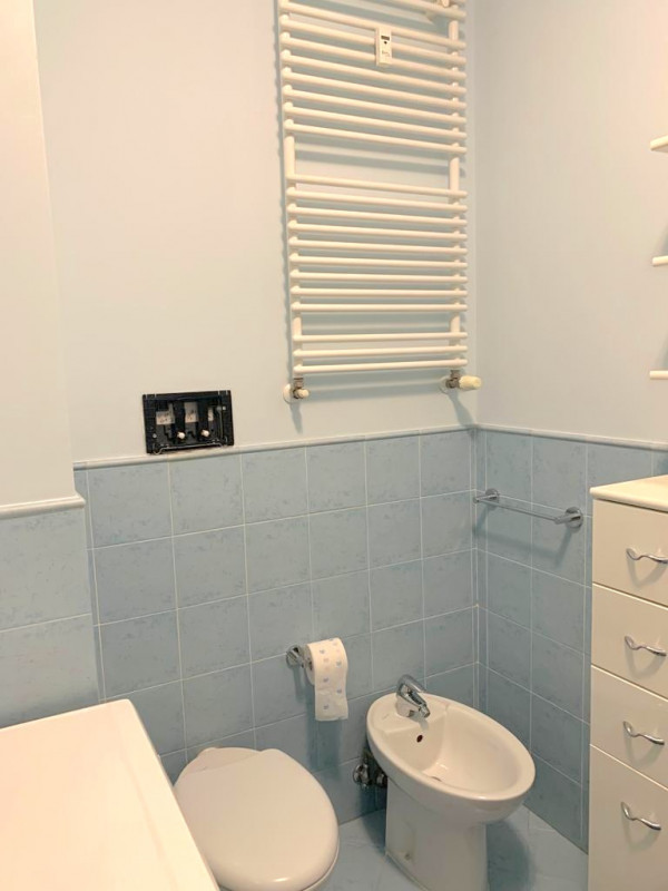 Via San Pietro. Canone 680 euro. Spese condominiali comprensive di riscaldamento, acqua calda e f...