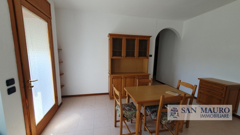 CASTEGNERO: In una delle zone residenziali più tranquille e curate del paese, proponiamo in affit...