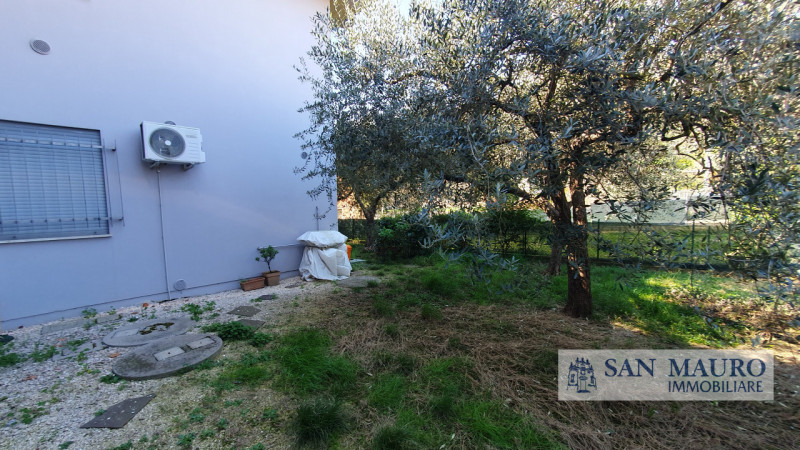 CASTEGNERO: In una delle zone residenziali più tranquille e curate del paese, proponiamo in affit...