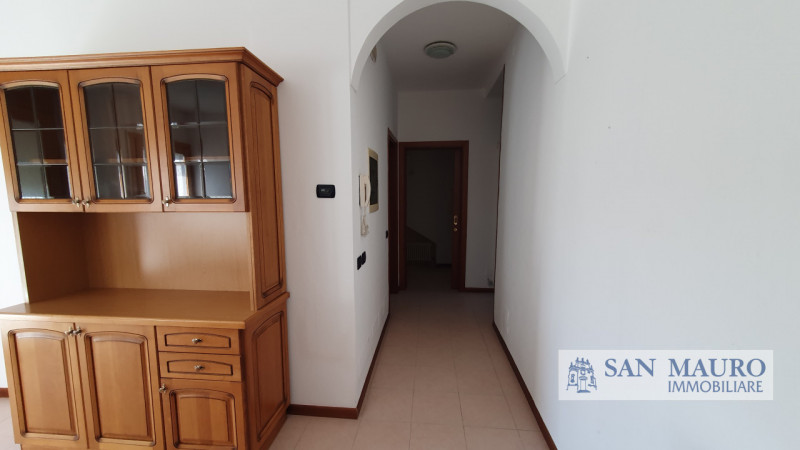 CASTEGNERO: In una delle zone residenziali più tranquille e curate del paese, proponiamo in affit...