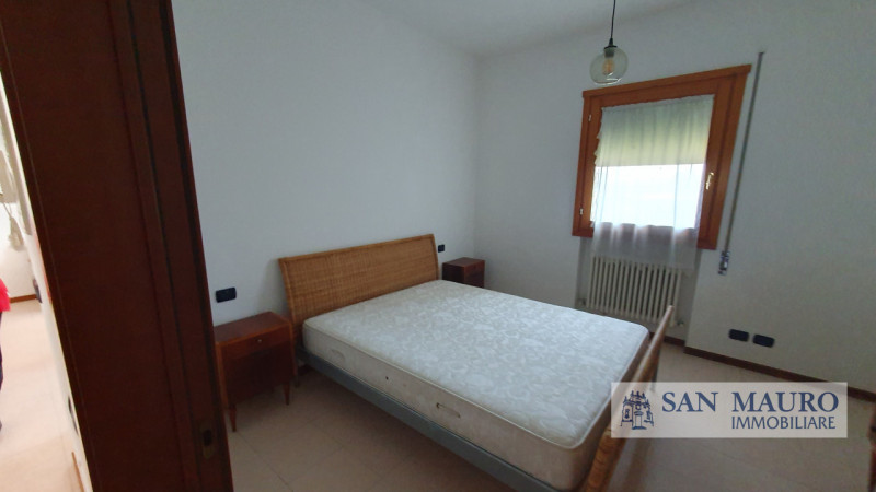 CASTEGNERO: In una delle zone residenziali più tranquille e curate del paese, proponiamo in affit...