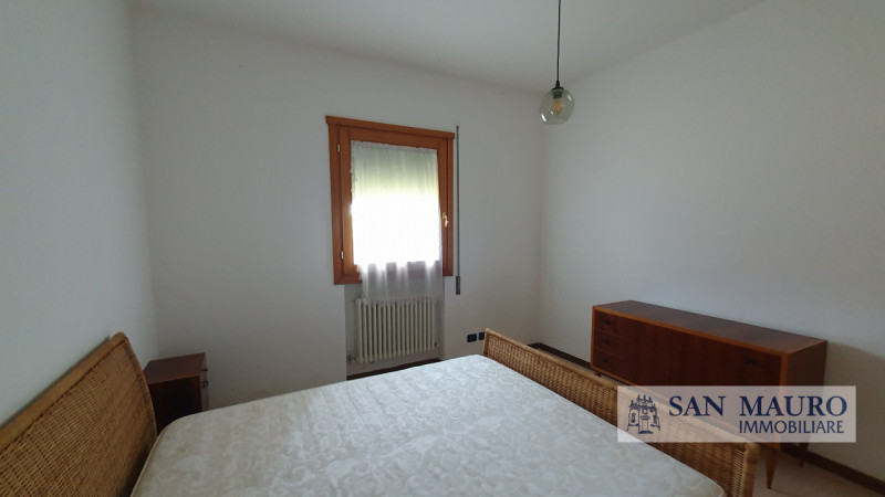 CASTEGNERO: In una delle zone residenziali più tranquille e curate del paese, proponiamo in affit...