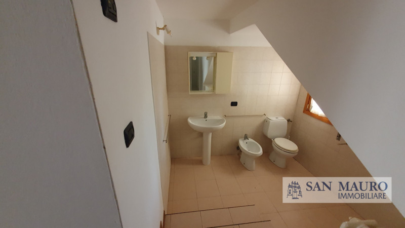 CASTEGNERO: In una delle zone residenziali più tranquille e curate del paese, proponiamo in affit...