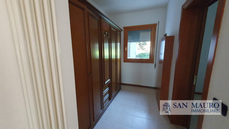 CASTEGNERO: In una delle zone residenziali più tranquille e curate del paese, proponiamo in affit...