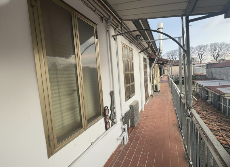 Proponiamo in vendita appartamento situato nel quartiere residenziale di Chiesanuova, una zona be...