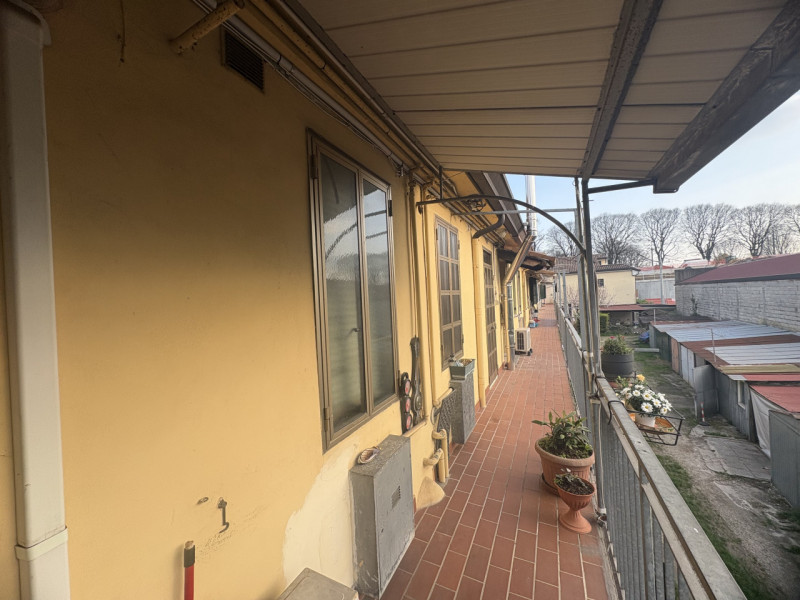 Proponiamo in vendita appartamento situato nel quartiere residenziale di Chiesanuova, una zona be...