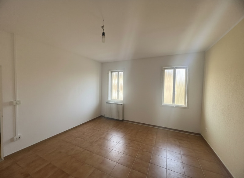 Proponiamo in vendita appartamento situato nel quartiere residenziale di Chiesanuova, una zona be...