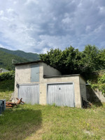 Affascinante bifamiliare AL GREZZO situata nel cuore di Forcal, una delle zone più tranquille e r...