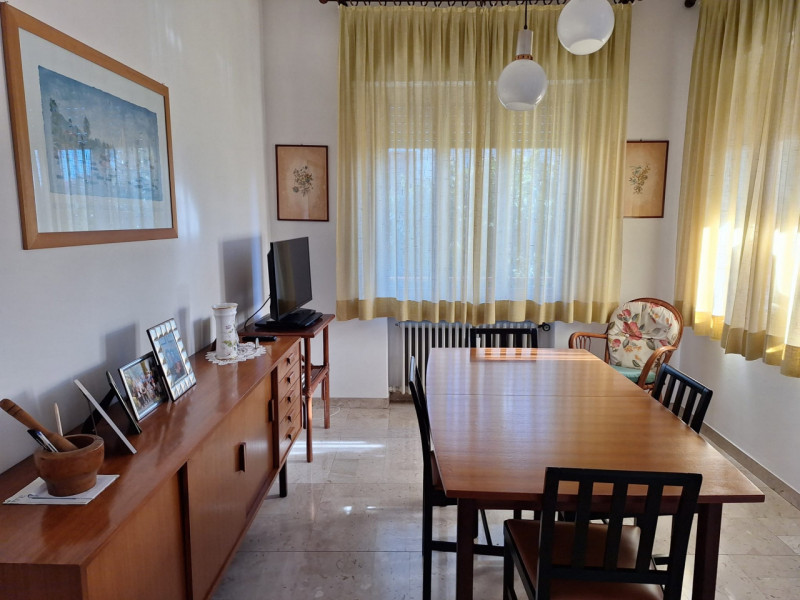 In una zona tranquilla di Thiene, in località Ca’ Paiella, proponiamo in vendita questa  casa sin...