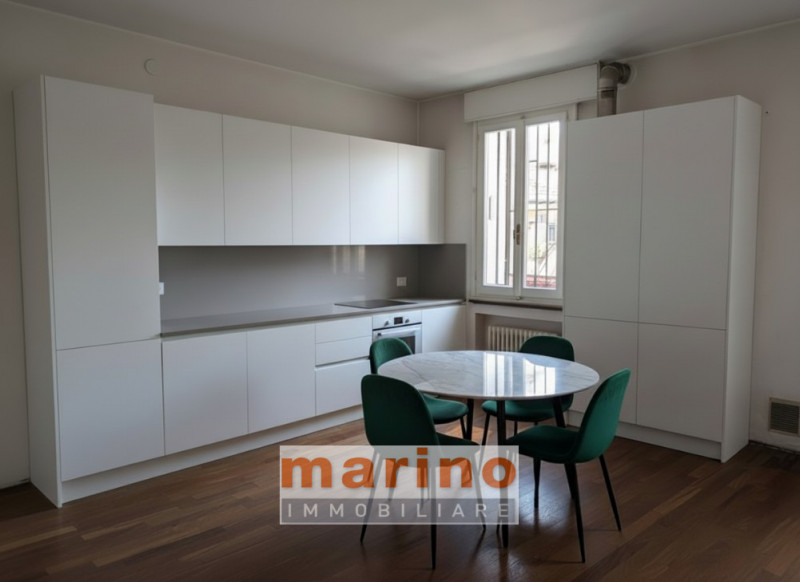 PADOVA - CENTRO STORICO - PIAZZA DEI FRUTTI
Prestigioso appartamento all'ultimo piano in palazzin...