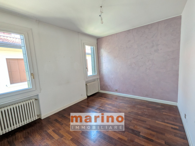 PADOVA - CENTRO STORICO - PIAZZA DEI FRUTTI
Prestigioso appartamento all'ultimo piano in palazzin...