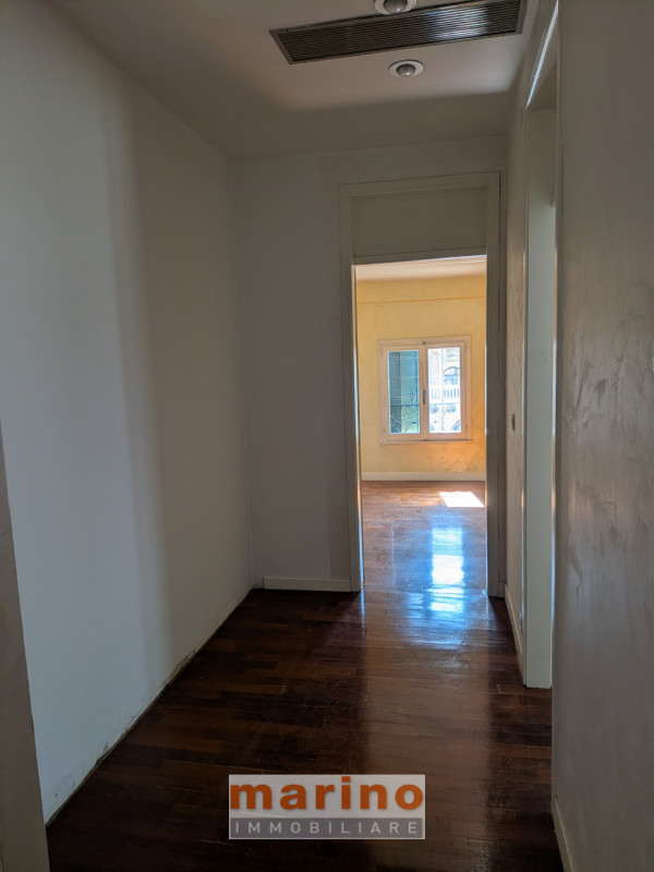 PADOVA - CENTRO STORICO - PIAZZA DEI FRUTTI
Prestigioso appartamento all'ultimo piano in palazzin...