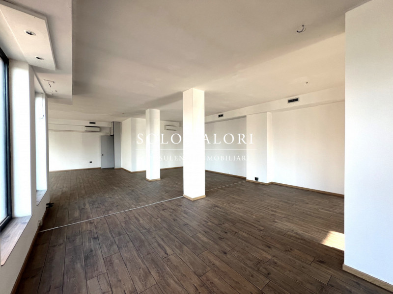 Rif. NEG15 (Per info 338 9387816 Matteo) 

Proponiamo un negozio situato in una zona di forte pas...