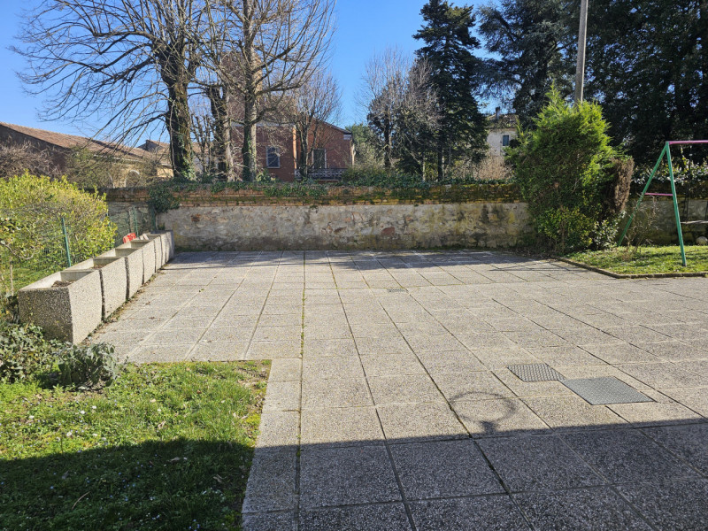 Abano Terme – Quartiere San Lorenzo
Ampia porzione di villa ristrutturata, con spazi generosi e f...