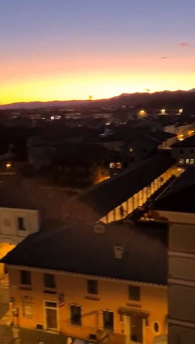 Unico! Semplicemente introvabile, in pieno centro storico, appartamento su 2 livelli con terrazza...