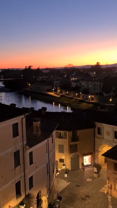 Unico! Semplicemente introvabile, in pieno centro storico, appartamento su 2 livelli con terrazza...