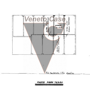 Proponiamo in vendita n. 2 garage singoli, affiancati, di 16 mq ciascuno. Facenti parte di un com...