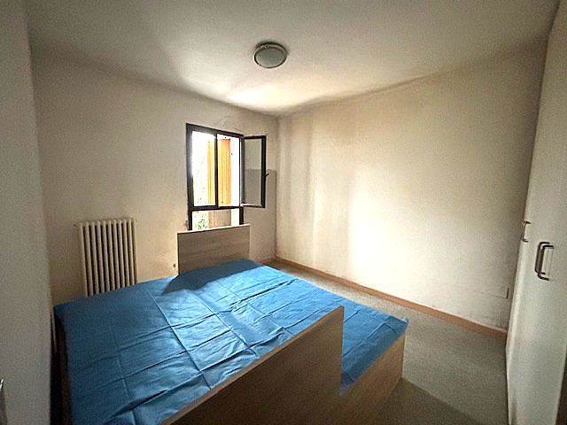 PALESTRO - (Rif.A421-s) - In posizione strategica e senza spese condominiali, proponiamo in vendi...