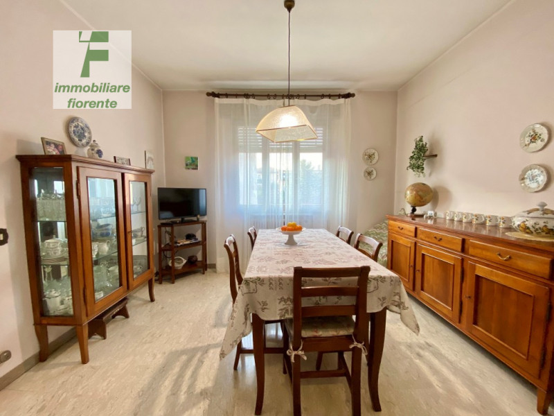 In quartiere residenziale, comoda al centro città, a pochi passi dalla futura fermata del tram. S...