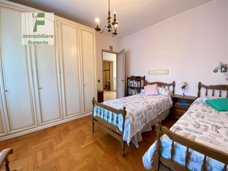 In quartiere residenziale, comoda al centro città, a pochi passi dalla futura fermata del tram. S...