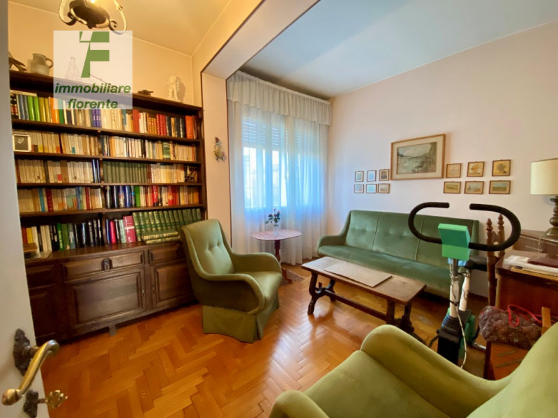 In quartiere residenziale, comoda al centro città, a pochi passi dalla futura fermata del tram. S...