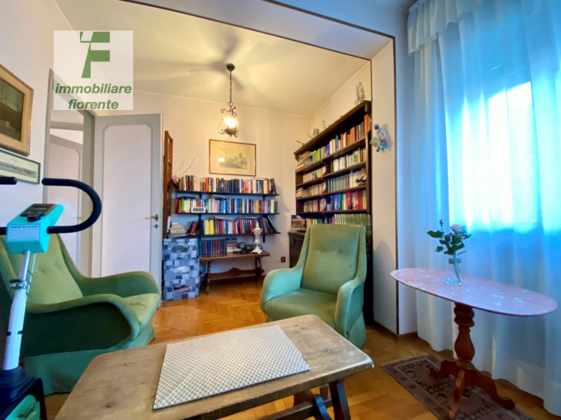 In quartiere residenziale, comoda al centro città, a pochi passi dalla futura fermata del tram. S...