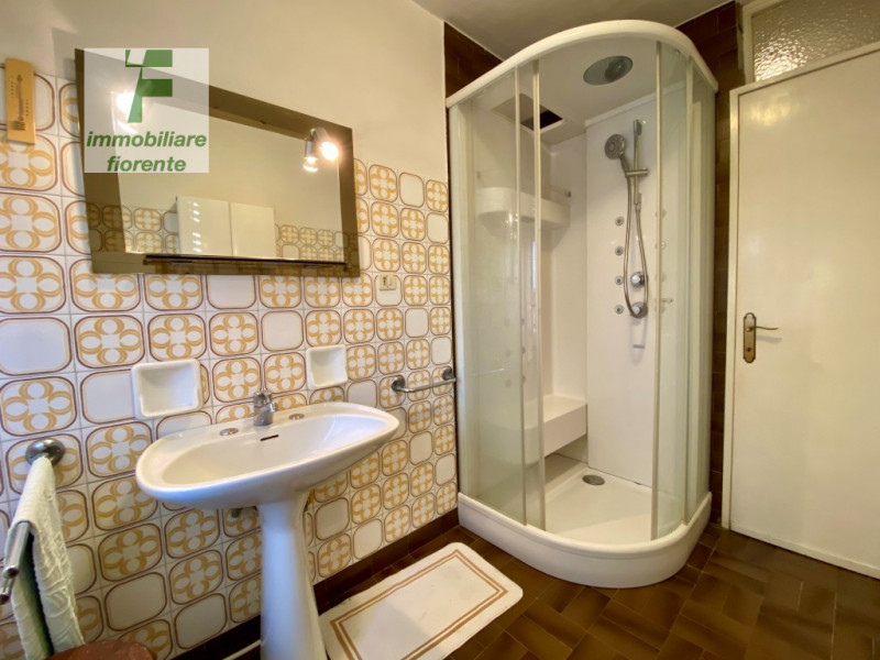 In quartiere residenziale, comoda al centro città, a pochi passi dalla futura fermata del tram. S...