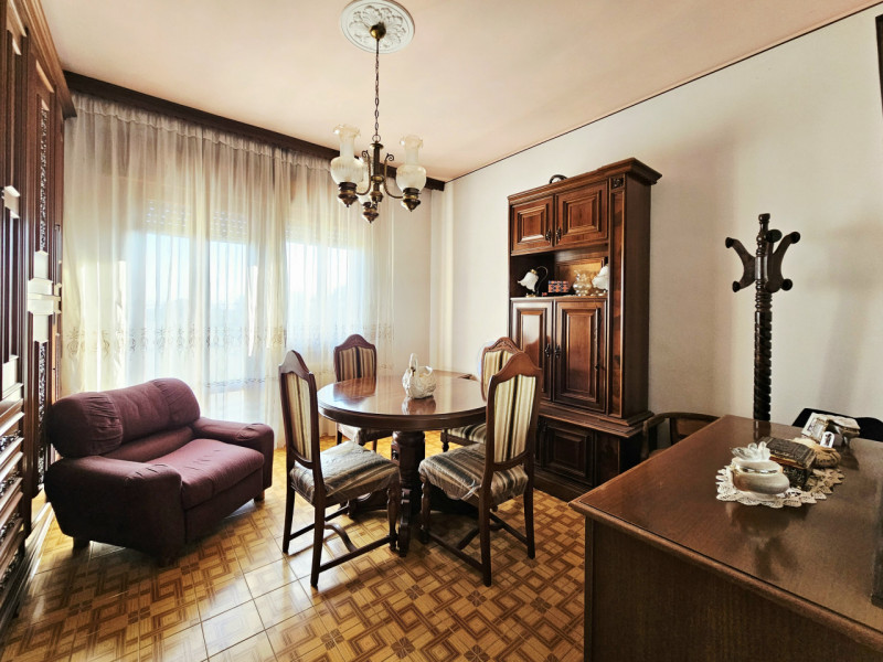 In vendita a Ponso, proponiamo spaziosa porzione di bifamiliare sviluppata su due livelli. L'immo...