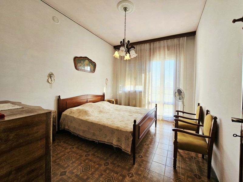 In vendita a Ponso, proponiamo spaziosa porzione di bifamiliare sviluppata su due livelli. L'immo...