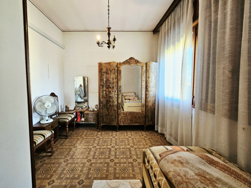 In vendita a Ponso, proponiamo spaziosa porzione di bifamiliare sviluppata su due livelli. L'immo...