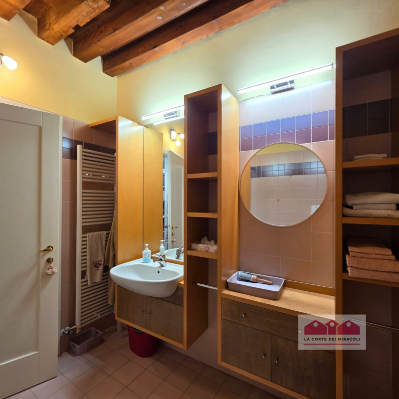 SAN FELICE: SPLENDIDO APPARTAMENTO VICINISSIMO AL CENTRO STORICO CITTADINO, AMPIA METRATURA SU UN...