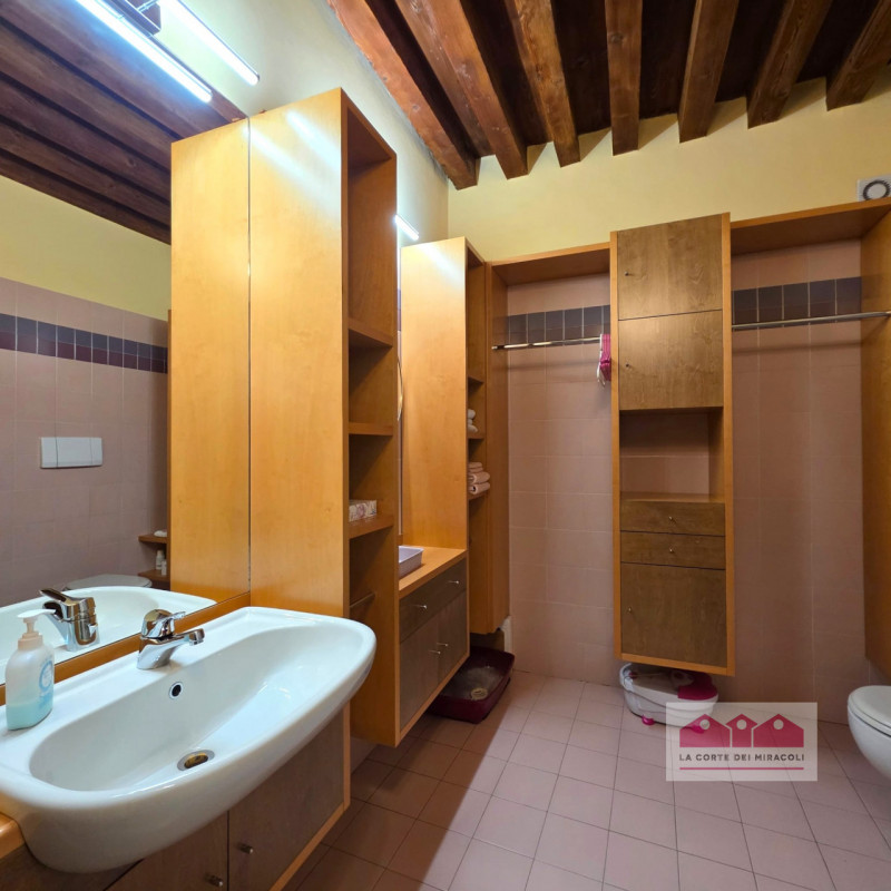 SAN FELICE: SPLENDIDO APPARTAMENTO VICINISSIMO AL CENTRO STORICO CITTADINO, AMPIA METRATURA SU UN...