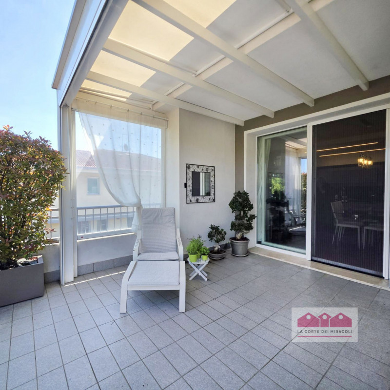 CAMISANO VICENTINO: CENTRALISSIMO SEMIATTICO CON INTROVABILE TERRAZZA PANORAMICA AL PIANO SECONDO...